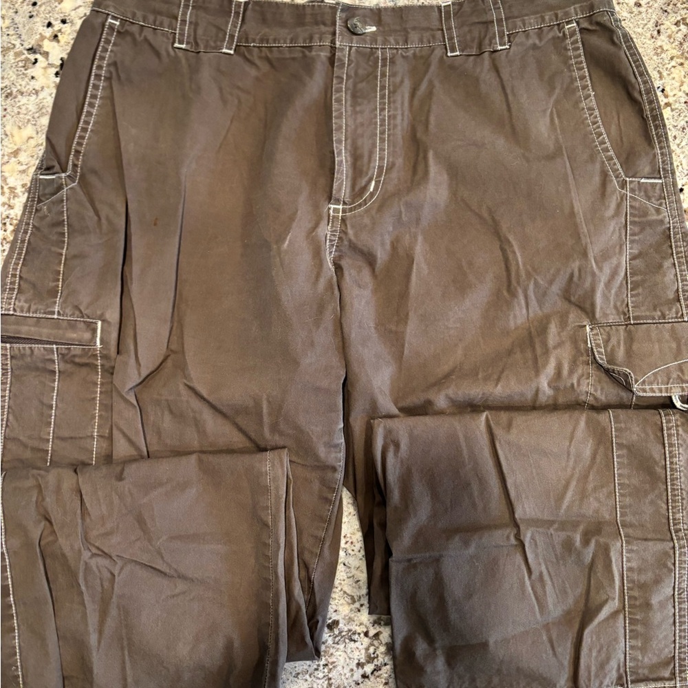 Columbia Woman’s Brown Cargo Capria